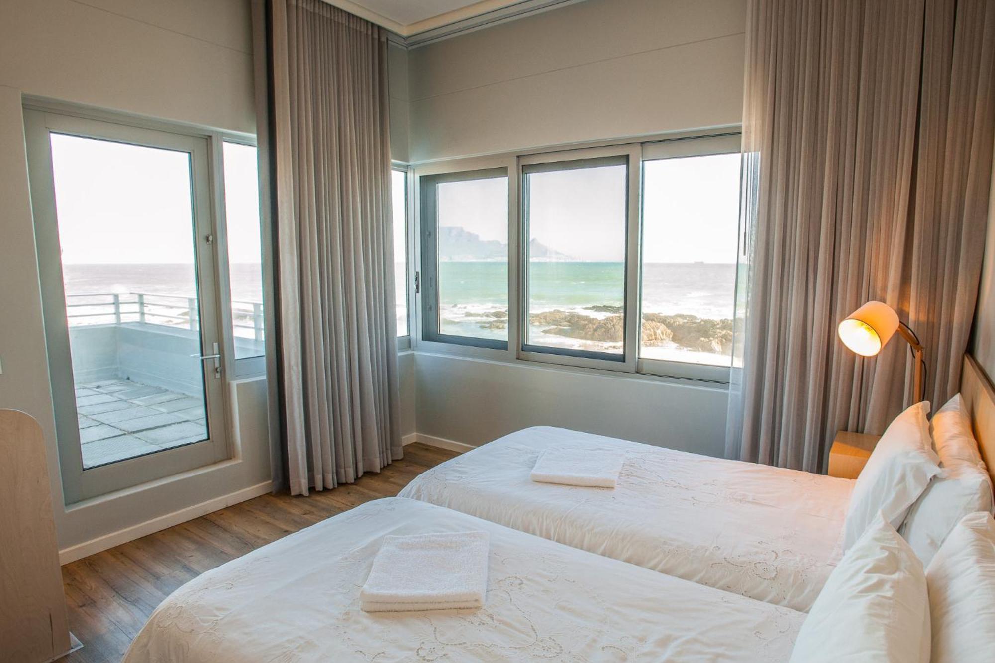 Bokkombaai Bloubergstrand Exterior photo